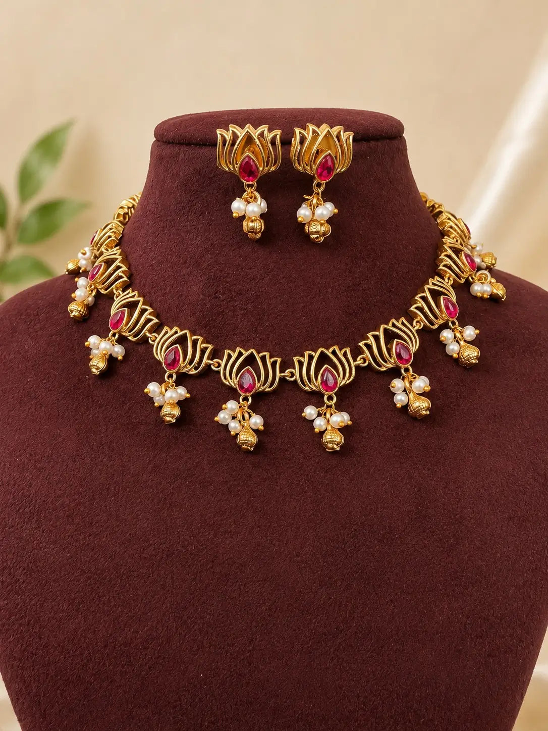 Lotus Whisper Necklace Set